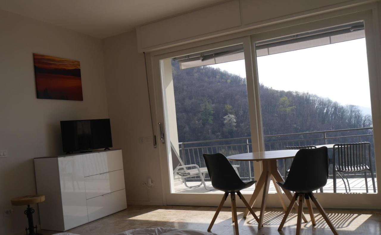 Casa Colmegna Mit Traumhaften See- Und Bergblick Luino Luaran gambar