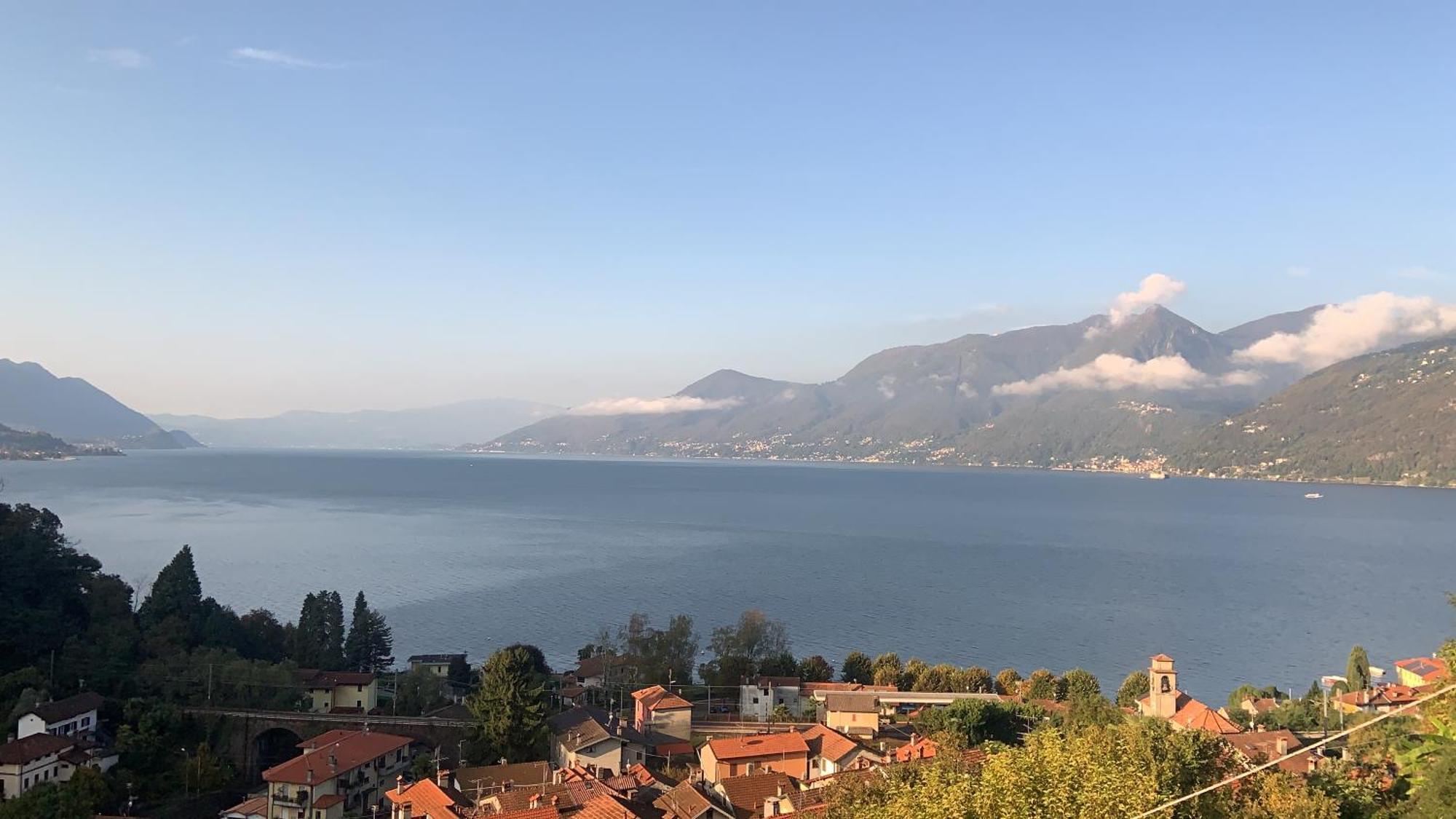 Casa Colmegna Mit Traumhaften See- Und Bergblick Luino Bilik gambar